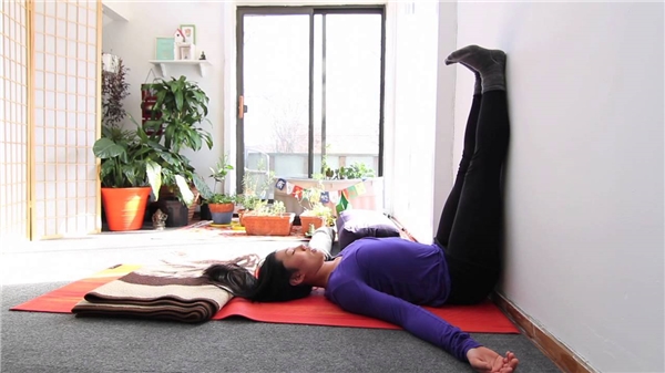 Wall Legs Up